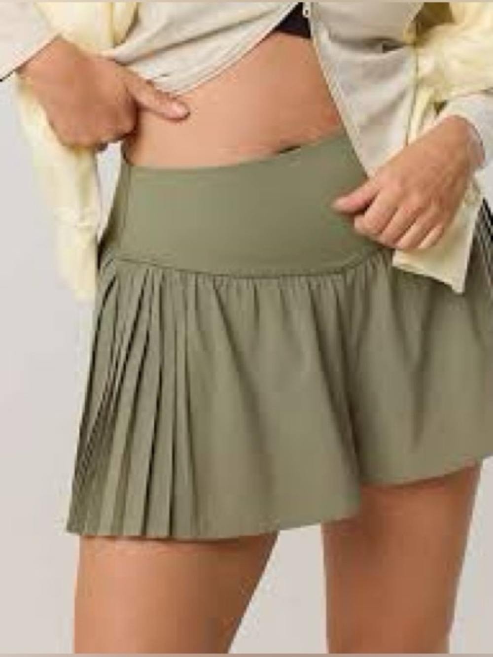 AERIE | pleated shorts | size medium